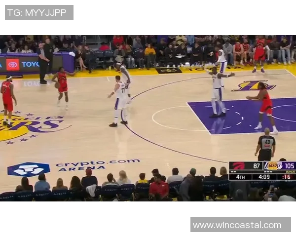 2013年湖人与猛龙的经典对决回顾与精彩瞬间分析